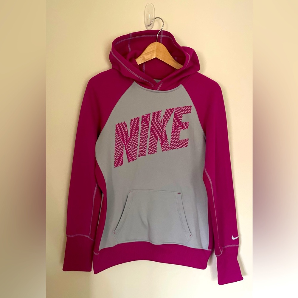 Nike Therma-Fit Hoodie Swoosh‎ Graphic Pullover Fleece Ribbed Gray Pink Size M